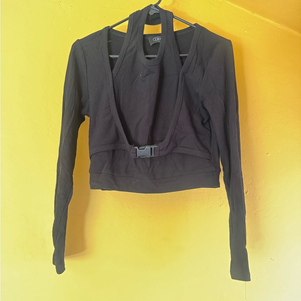 Black Women's Long Sleeve Buckle Crop Top